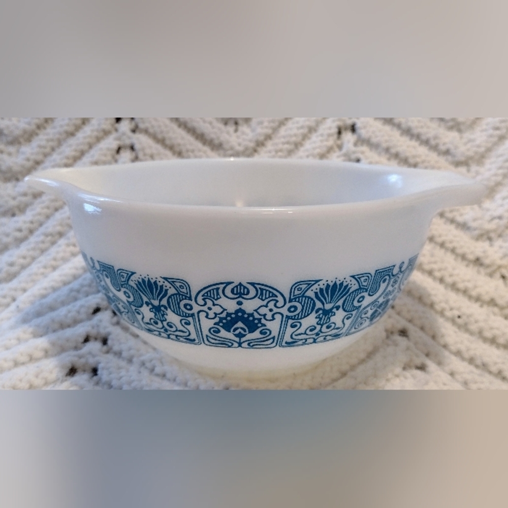 Vintage PYREX Blue Horizon Cinderella Bowl 1.5 PT #441 Made in USA